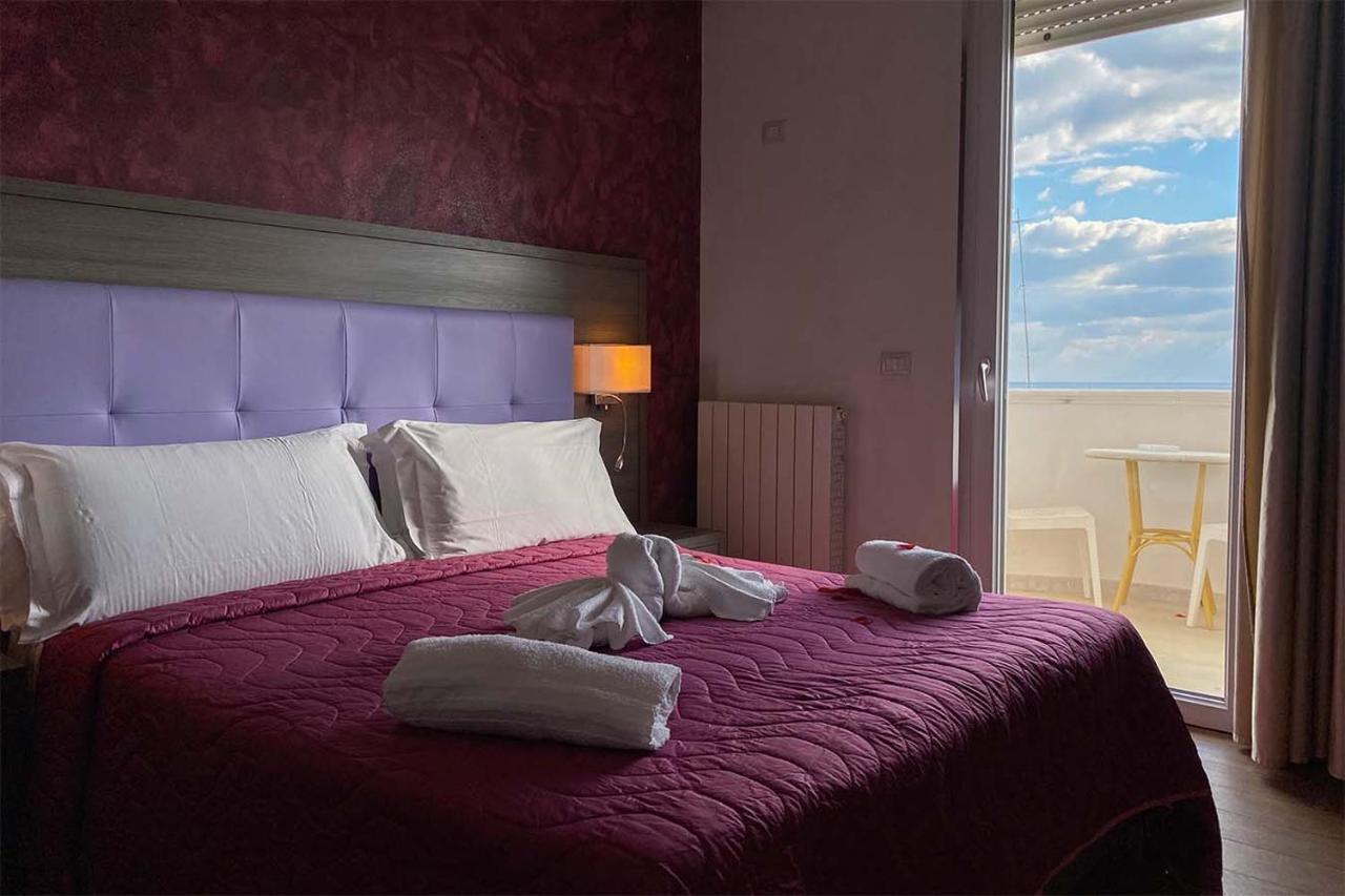 Bluebay Residence Resort Tarente Buitenkant foto