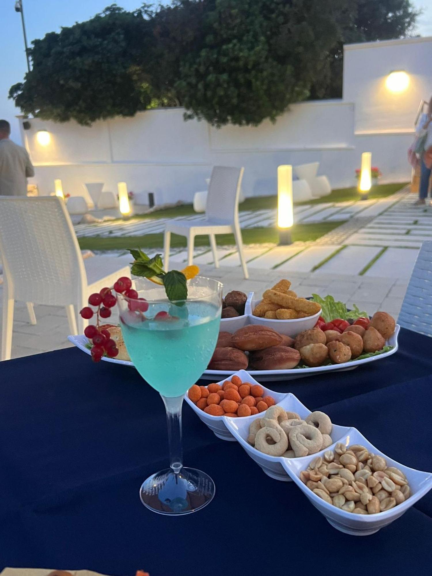 Bluebay Residence Resort Tarente Buitenkant foto